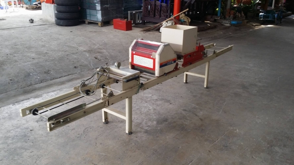 เครื่องโรยเมล็ด YANMAR รุ่น YPH302 เก่าญี่ปุ่น สภาพสวยพร้อมใช้งาน เหมาะสำหรับนาดำ เพาะกล้าใส่ถาดดำนาขนาดตามมาตรฐาน เครื่องโรยเมล็ด YANMAR รุ่น YPH302 เก่าญี่ปุ่น สภาพสวยพร้อมใช้งาน เหมาะสำหรับนาดำ เพาะกล้าใส่ถาดดำนาขนาดตามมาตรฐาน