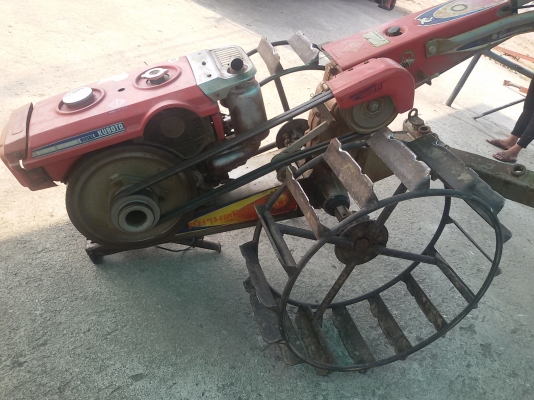 ขายเครื่องคูโบต้ากับตัวรถสยามคูโบต้าเดินหน้า3เกียร์ถอยหลัง1เกียร์ ขายใน  ราคา36500บาท รถอยู่วังบัว คลองขลุง กำแพงเพชร    สนใจสอบุถามได้ที่081 3655997 อำพร  พาเจริญ  ราคาต่อรองได้อีกนะครับ