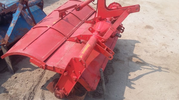 จัดส่งพี่ อ.หล่มสัก จ.เพชรบูรณ์ครับขายรถไถ ISEKI TL2300 พร้อมโรตารี่1ตัว พร้อมใช้