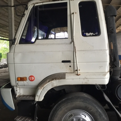 ขายรถโม้ปูน นิสัน. ยูดี. 430.  250แรง  โม้.  แอวที. 6 คิว ดูรถได้ที.  หาดไหญ่ รถพร้อมไช้งาน
