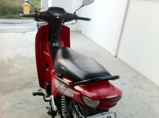 Honda Wave z สีแดง เดิมทั้งคัน ใช้ถนอมมาก