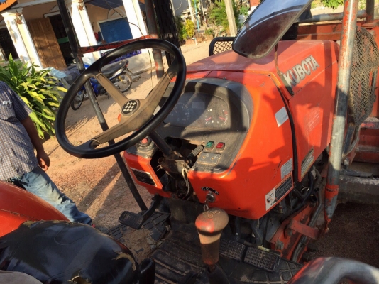 ขายรถไถ2เพลา KUBOTA M7040DT เครี่อง 70แรงม้า ปี51 สนใจโทร 081-970-1072