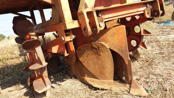 เครื่องปลูกอ้อยkk