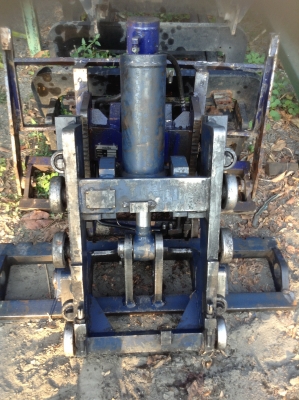 +++ ขายฮิ้งค์โฟล์ค  KOMATSU 2.5 , 1.5  ตัน  ราคาตัวละ  37,000.-  บาทครับ