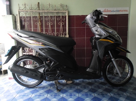 ขายถูกๆ CLICK I สภาพใช้งานได้(ควรอ่านละเอียดก่oนโทรนะครับ)รถมีเล่มพร้อม