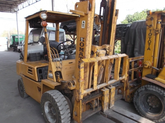 ขายโฟล์คลิฟท์  โคมัทสุ  FG25L เสาสูง3เมตร มีHing งากระดก ติดแก๊ส