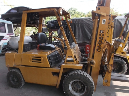 ขายโฟล์คลิฟท์  โคมัทสุ  FG25L เสาสูง3เมตร มีHing งากระดก ติดแก๊ส