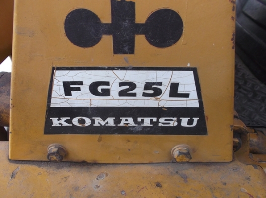 ขายโฟล์คลิฟท์  โคมัทสุ  FG25L เสาสูง3เมตร มีHing งากระดก ติดแก๊ส