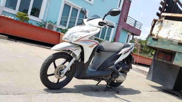 Click 125i 2013 Idlingstop ล้อแมค สวยๆ พร้อมใช้ ราคาคุยกันได้ครับ Click 125i 2013 Idlingstop ล้อแมค สวยๆ พร้อมใช้ ราคาคุยกันได้ครับ