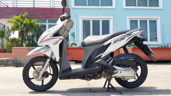 Click 125i 2013 Idlingstop ล้อแมค สวยๆ พร้อมใช้ ราคาคุยกันได้ครับ Click 125i 2013 Idlingstop ล้อแมค สวยๆ พร้อมใช้ ราคาคุยกันได้ครับ