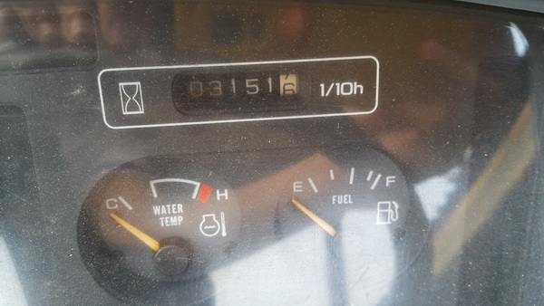 รถบด 9 ล้อยาง Komatsu JW200 รุ่นใหม่ สภาพสวย พร้อมใใช้งาน ชม.การทำงาน 3000 ชม.