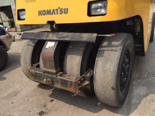 รถบด 9 ล้อยาง Komatsu JW200 รุ่นใหม่ สภาพสวย พร้อมใใช้งาน ชม.การทำงาน 3000 ชม.