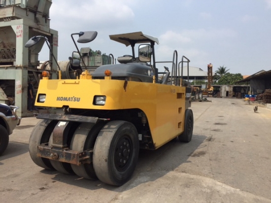 รถบด 9 ล้อยาง Komatsu JW200 รุ่นใหม่ สภาพสวย พร้อมใใช้งาน ชม.การทำงาน 3000 ชม.