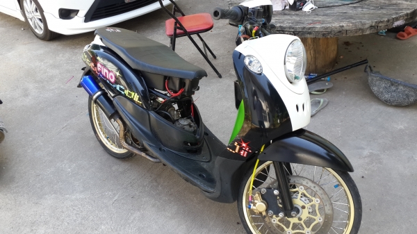 Fino แต่งซิ่ง  มีทะเบียน มีชุดโอนแต่บัตรหมดอายุ ขายถูก ต่อรองได้