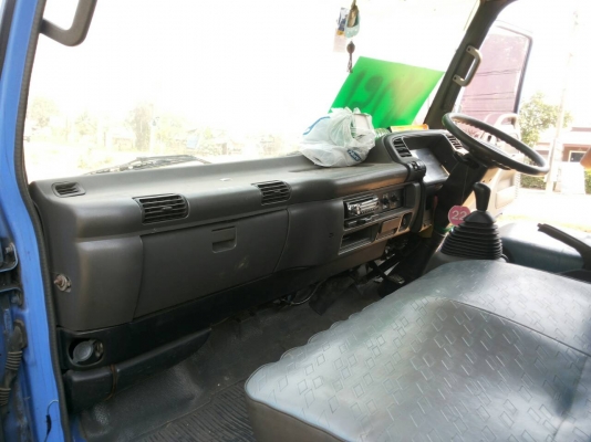 รถบรรทุก 6 ล้อ ISUZU ปี 48 ตู้แห้ง 8บาน เครื่อง 130 แรง 485,000.   รถอยู่สระบุรี