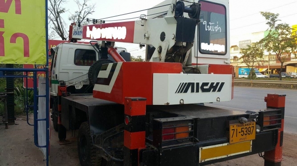 6 ล้อติดเครน 7 ตัน บูมยาว 20 เมตร พร้อมใช้