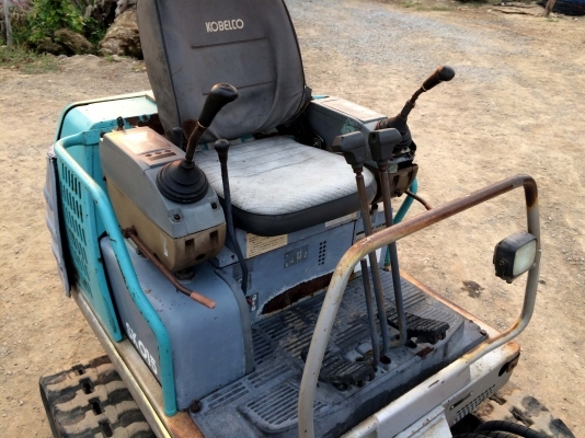 ขายรถแม็คโคร KOBELCO SK015 เก่านอก มี VDO ทดลองขับให้ดู สภาพพร้อมใช้งาน ติดต่อ 086-775-7900 086-324-1992