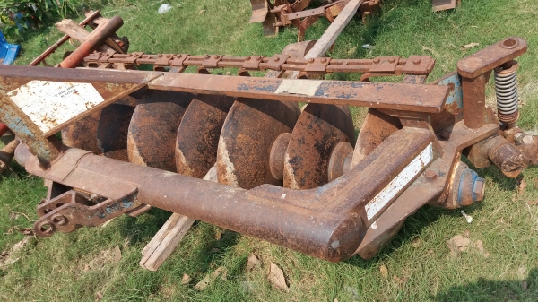 หางเจ็ดใส่รถไถฟอร์ด หางเจ็ดใส่รถไถฟอร์ด