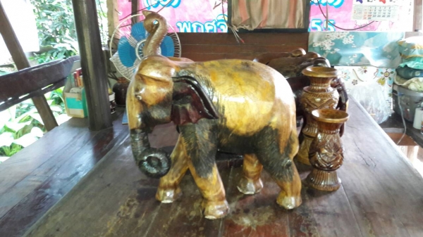 ขายช้างไม้สักเก่าหลายขนาด