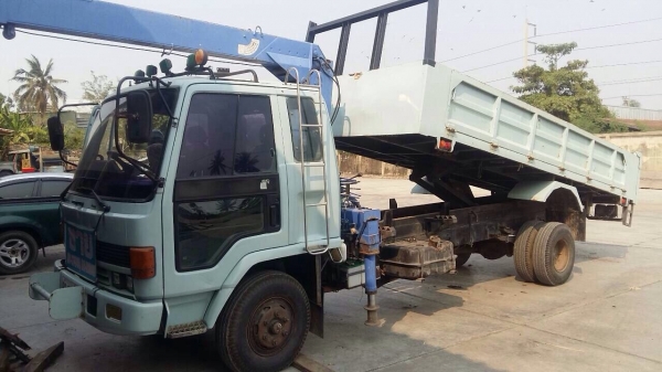 ขายรถบรรทุกหกล้อ ISUZU FRR12JA เครื่อง 6BG1-175 แรง ปี 46 ติดเครน 3 ตัน กระบะดัมพ์ช่วงยาว 5.50 เมตร ทะเบียนพร้อม