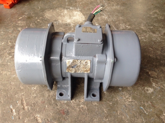 ขายมอเตอร์สั่น-เขย่า Yaskaws 0.5HP. 380V made in Japan สภาพสวย วิ่งนิ่ม พร้อมใช้งาน