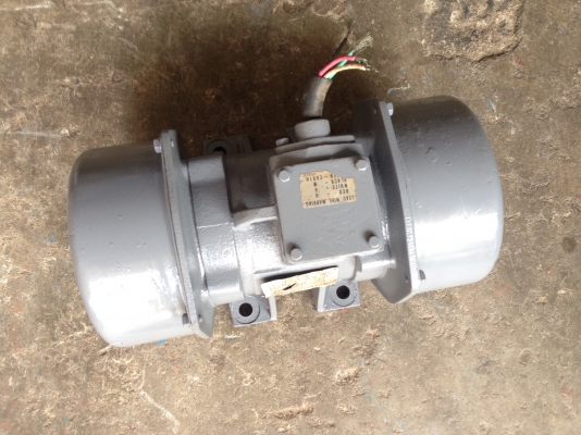 ขายมอเตอร์สั่น-เขย่า Yaskaws 0.5HP. 380V made in Japan สภาพสวย วิ่งนิ่ม พร้อมใช้งาน