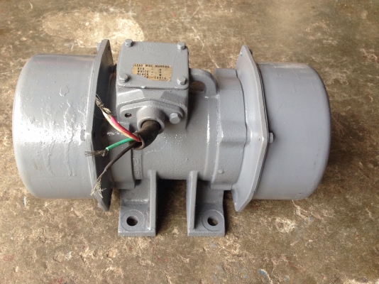 ขายมอเตอร์สั่น-เขย่า Yaskaws 0.5HP. 380V made in Japan สภาพสวย วิ่งนิ่ม พร้อมใช้งาน