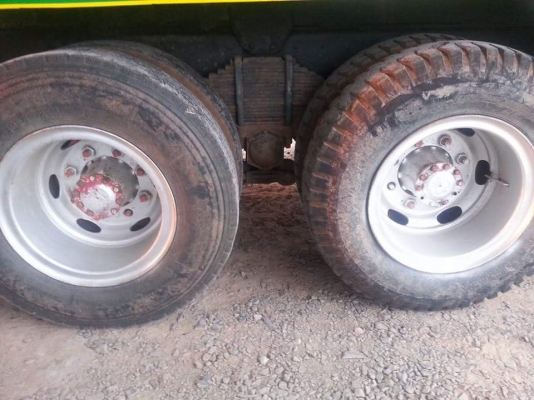 ขายรถ10ล้อ ดั้ม2เพลา เครื่อง220แรง สโลเกียร์กลาง สภาพพร้อมใช้งาน เอกสารพร้อมโอน สนใจโทร 090-8588220คุณนะ 093-3258446คุณบิว หรือเข้าดูสินค้าอื่นๆได้ที่ www.truck.in.th/498 หรือเพจFacebook ณรงค์ซื้อขายรถมือสอง (เว็บไซต์ส่วนตัว) หรือFacebook ตลาดรถมือสอง คุณ