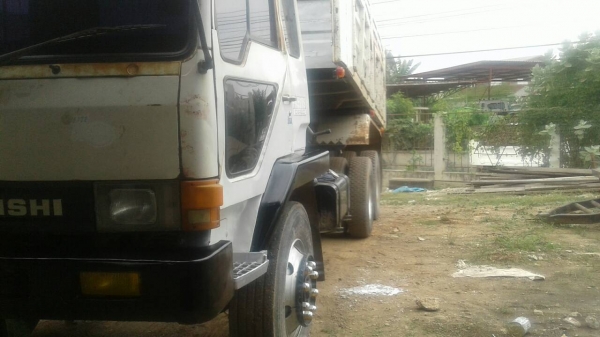 ต้องการขายด่วน  รถบรรทุก 10 ล้อ MITSUBISHI FN527 TF  220 เทอร์โบ รถเจ้าของขายเอง ราคาคุยกันได้นะคะ