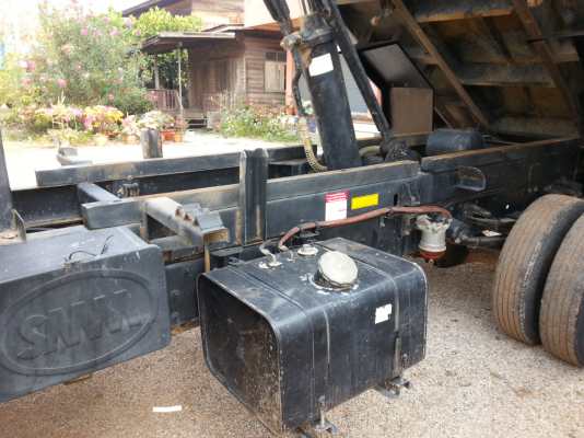 ขาย 6 ล้อ เมก้า ซีรี่ 500 fc 9 j 175 แรง ปี 56 (วิ่ง 75,000 โล) รถสวย เล่มทะเบียนพร้อม โทร 085 -7282756 ขาย 6 ล้อ เมก้า ซีรี่ 500 fc 9 j 175 แรง ปี 56 (วิ่ง 75,000 โล) รถสวย เล่มทะเบียนพร้อม โทร 085 -7282756