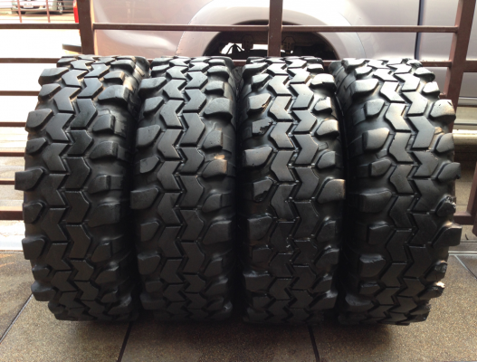 ยาง Super swamper 35 12.5 R16.5 ดอกเต็มๆ ลุยได้อีกหลายปี ราคาไม่แพง