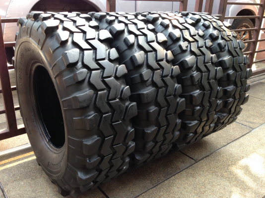 ยาง Super swamper 35 12.5 R16.5 ดอกเต็มๆ ลุยได้อีกหลายปี ราคาไม่แพง