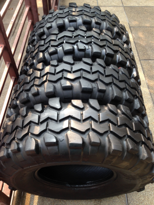 ยาง Super swamper 35 12.5 R16.5 ดอกเต็มๆ ลุยได้อีกหลายปี ราคาไม่แพง