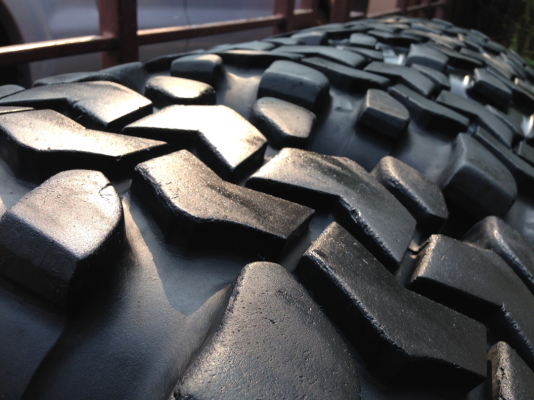 ยาง Super swamper 35 12.5 R16.5 ดอกเต็มๆ ลุยได้อีกหลายปี ราคาไม่แพง