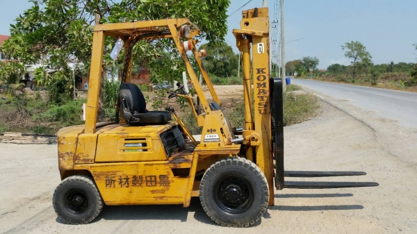 ขายด่วนรถยกKOMATSU FD20-8ดีเซลยก2ตันเสาสูง3เมตรรถนอกนำเข้ายังไม่เคยใช้งานในเมืองไทยเลย