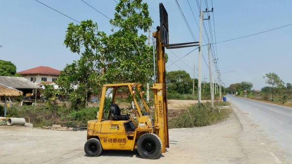 ขายด่วนรถยกKOMATSU FD20-8ดีเซลยก2ตันเสาสูง3เมตรรถนอกนำเข้ายังไม่เคยใช้งานในเมืองไทยเลย