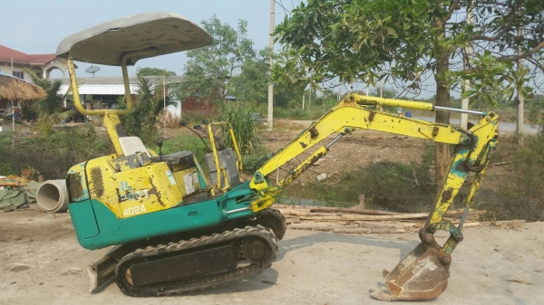 ขายด่วนขายด่วนรถเเม็คโคร KOMATSU PC05-7 รถนอกนำเข้ายังไม่เคยใช้งานเมืองไทยเลย