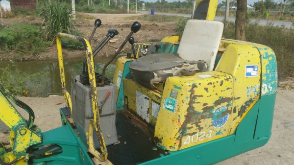 ขายด่วนขายด่วนรถเเม็คโคร KOMATSU PC05-7 รถนอกนำเข้ายังไม่เคยใช้งานเมืองไทยเลย