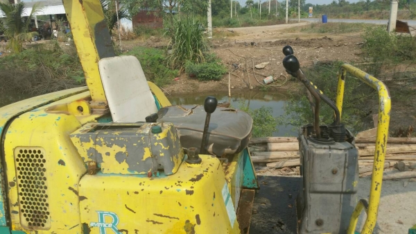 ขายด่วนขายด่วนรถเเม็คโคร KOMATSU PC05-7 รถนอกนำเข้ายังไม่เคยใช้งานเมืองไทยเลย