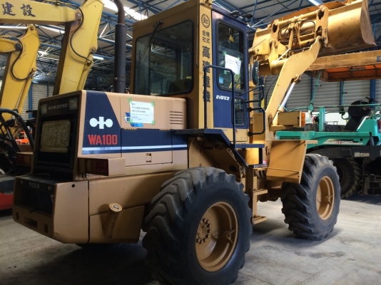 Komatsu WA100-1 SN: 34239 นำเข้าจากญี่ปุ่น สภาพสวย ต้องการขายล้างสต็อคครับ เสนอราคามาได้เลย