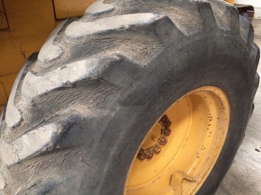 Komatsu WA100-1 SN: 34239 นำเข้าจากญี่ปุ่น สภาพสวย ต้องการขายล้างสต็อคครับ เสนอราคามาได้เลย