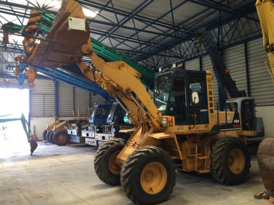 Komatsu WA100-1 SN: 34239 นำเข้าจากญี่ปุ่น สภาพสวย ต้องการขายล้างสต็อคครับ เสนอราคามาได้เลย