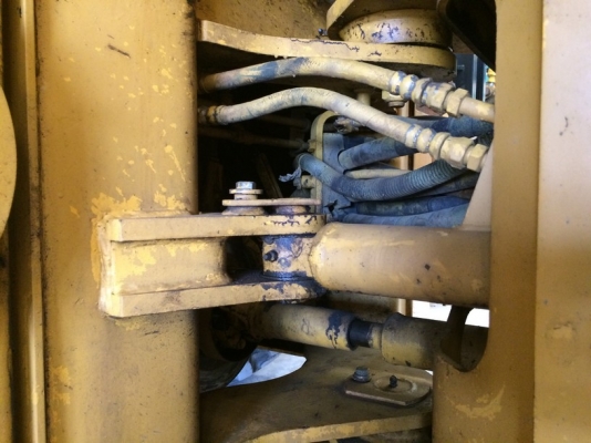 Komatsu WA100-1 SN: 34239 นำเข้าจากญี่ปุ่น สภาพสวย ต้องการขายล้างสต็อคครับ เสนอราคามาได้เลย