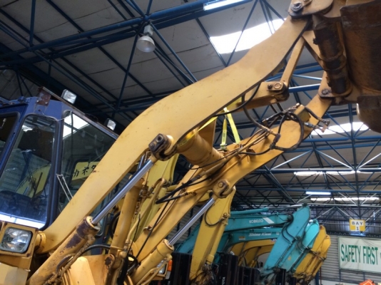 Komatsu WA100-1 SN: 34239 นำเข้าจากญี่ปุ่น สภาพสวย ต้องการขายล้างสต็อคครับ เสนอราคามาได้เลย