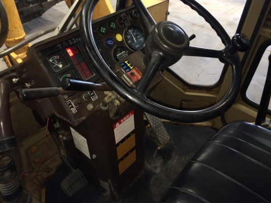 Komatsu WA100-1 SN: 34239 นำเข้าจากญี่ปุ่น สภาพสวย ต้องการขายล้างสต็อคครับ เสนอราคามาได้เลย