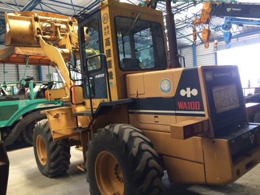 Komatsu WA100-1 SN: 34239 นำเข้าจากญี่ปุ่น สภาพสวย ต้องการขายล้างสต็อคครับ เสนอราคามาได้เลย