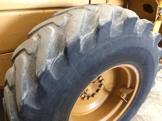 Komatsu WA100-1 SN: 34239 นำเข้าจากญี่ปุ่น สภาพสวย ต้องการขายล้างสต็อคครับ เสนอราคามาได้เลย