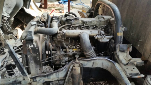 ขายรถ 6 ล้อ Mitsubishi  center