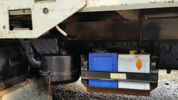 ขายรถ 6 ล้อ Mitsubishi  center