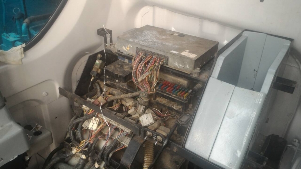 ขออนุญาติขาย รถ SK200 มากไฟน์ธรรมดาพร้อมใช้งาน เช็กรบบทำสีพร้อม ระบบ ไฟฟ้า เต็มเอกสาร ใบซื้อขาย จากบริษัท ช่วงล่าง เต็ม บูม ยาว  ราคา 1350000 สนใจติดต่อ ช่างดำ  0853224877-0988930465